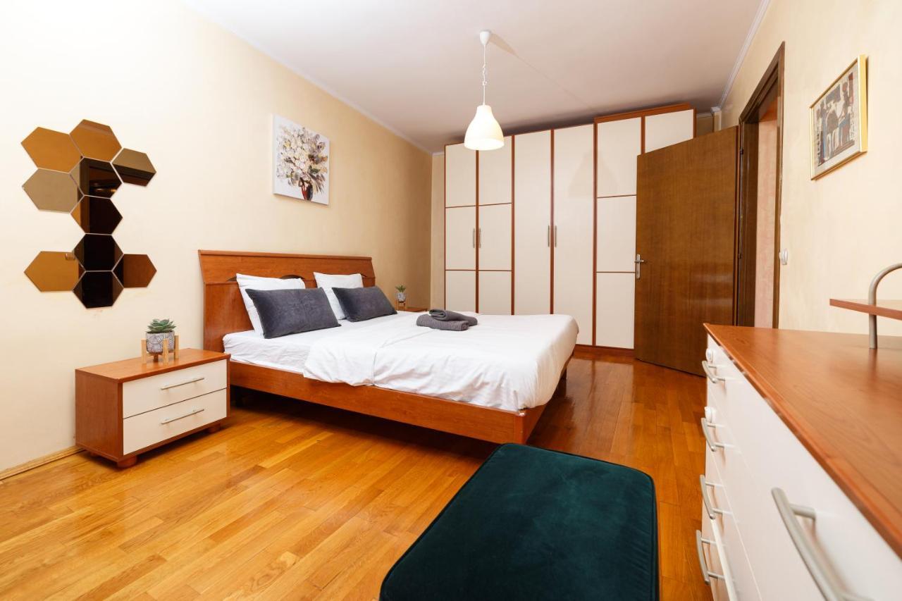 Color Apartments Unirii 14 Blv Bucarest Extérieur photo